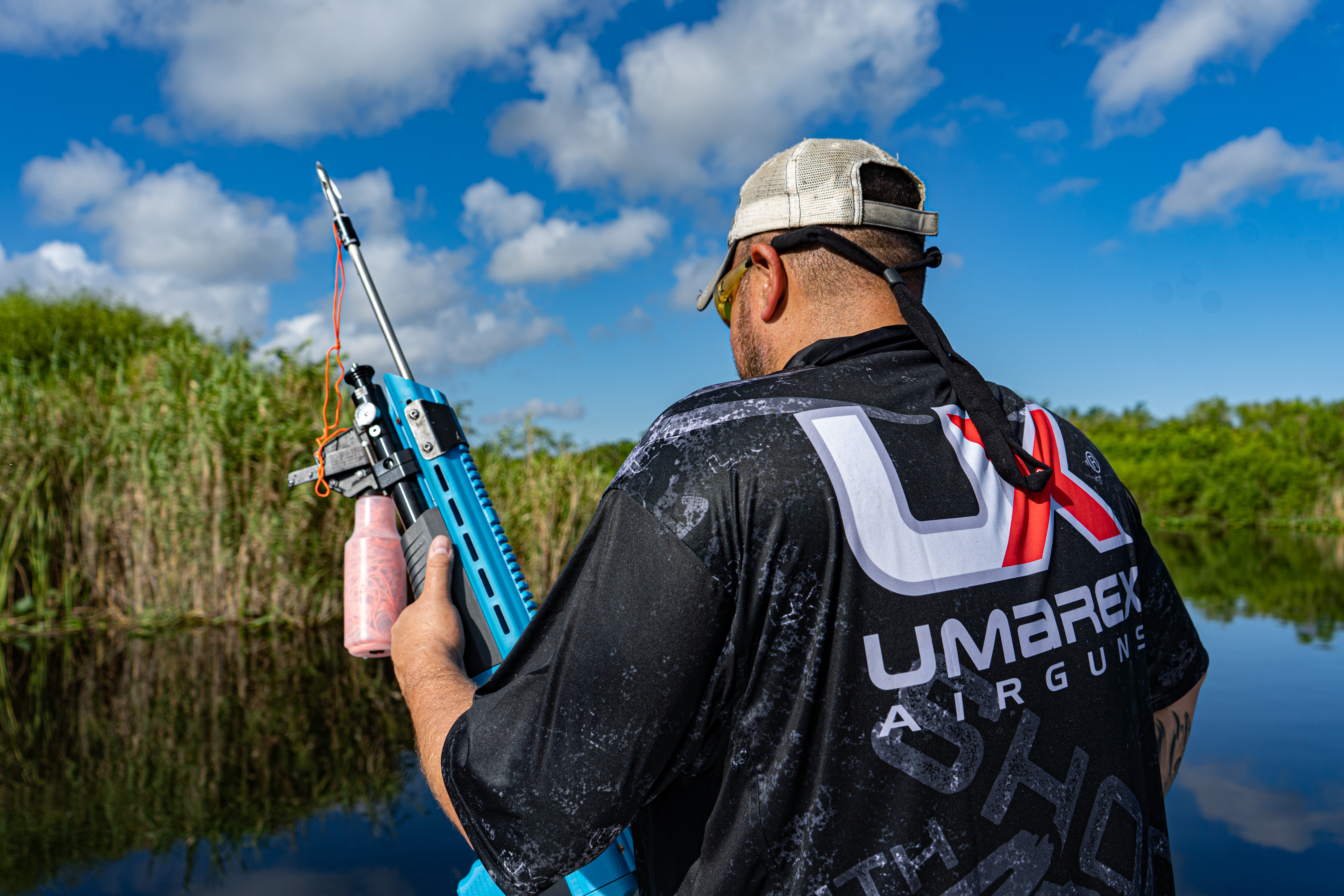 Corey Brossman Bowfishing with the Umarex FishR